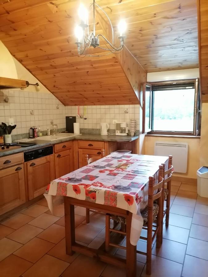 Gite A La Ferme Le Malzieu-Ville Exterior foto