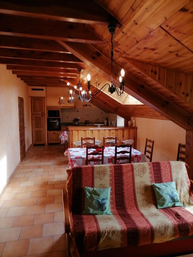Gite A La Ferme Le Malzieu-Ville Exterior foto