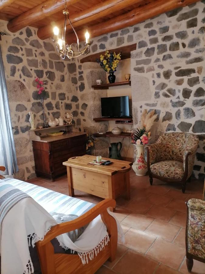 Gite A La Ferme Le Malzieu-Ville Exterior foto