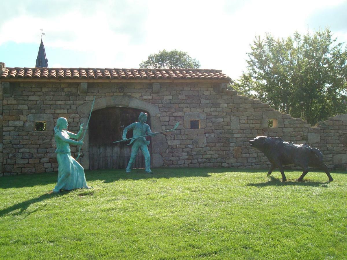 Gite A La Ferme Le Malzieu-Ville Exterior foto